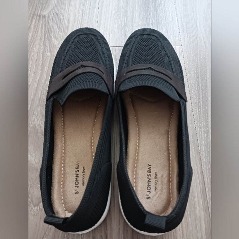 ST John's Bay Memory Foam SJB Blare Black Shoes. Sz 11 M Women's
